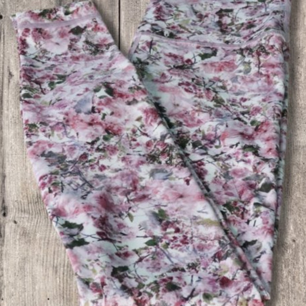 Lululemon floral pink and white leggings